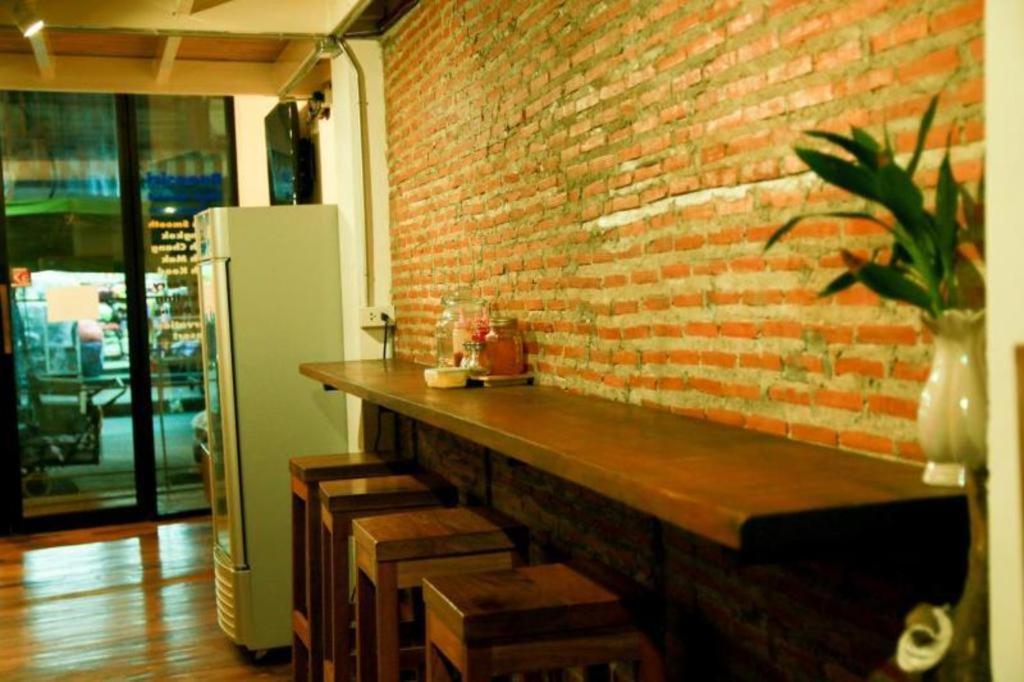 The Street Hostel Bangkok Exteriör bild