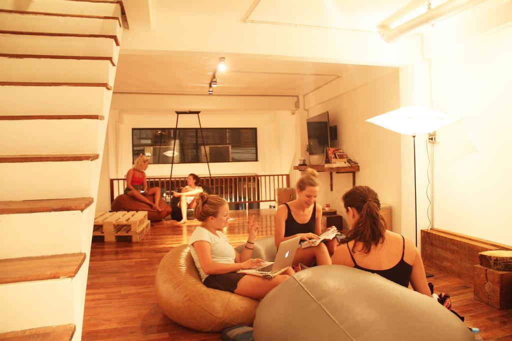 The Street Hostel Bangkok Exteriör bild