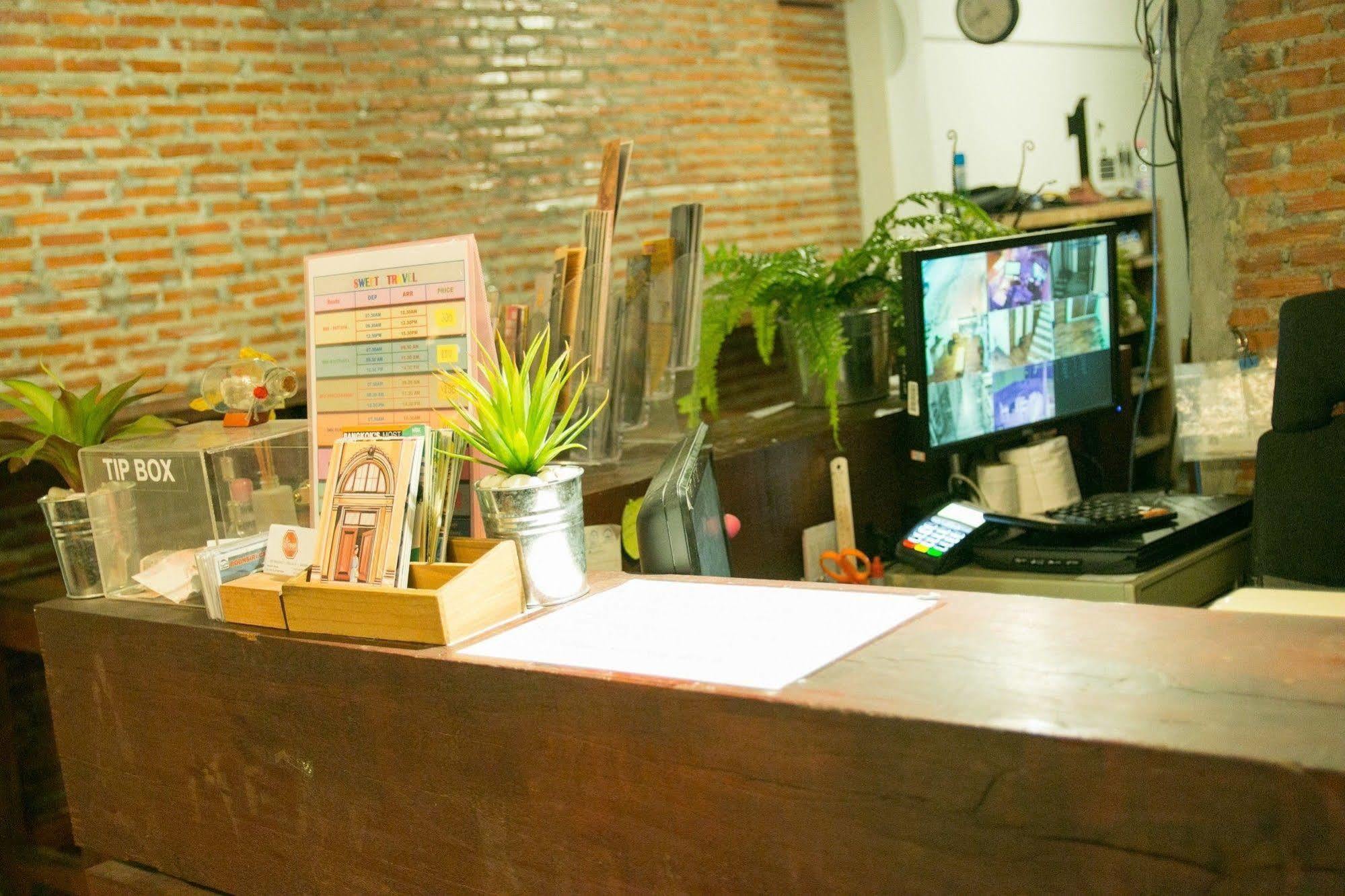 The Street Hostel Bangkok Exteriör bild